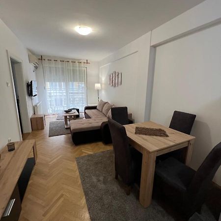 Apartment Dostojevski Нови Сад Екстериор снимка