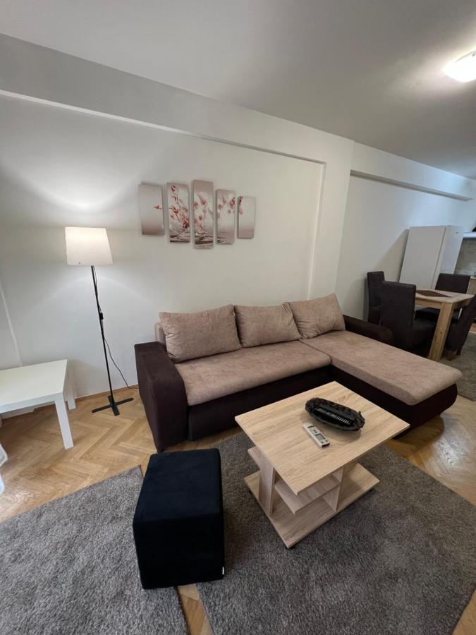 Apartment Dostojevski Нови Сад Екстериор снимка